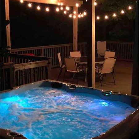 Driftwood Cottage With Hot Tub On Lake Cumberland Russell Springs Exterior photo